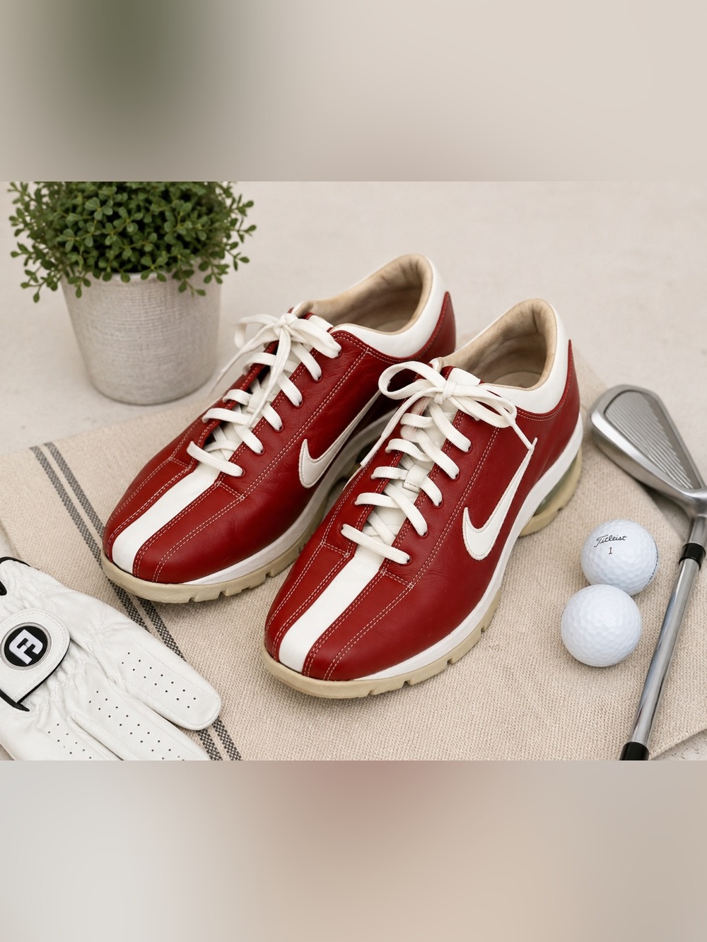 Nike Women’s Air Golf Shoes Red White Leather Spikes Style 307422-610 Size 8